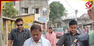 নওদায় হুমায়ুনকে ঘিরে বিক্ষোভ!