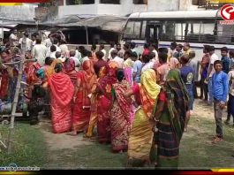 হরিশ্চন্দ্রপুরে ভোটের দিন সংঘর্ষ! তাজমুল ঘিরে দ্বন্দ্ব, ভাঙচুর-লাঠিচার্জে উত্তপ্ত বাংরুয়া