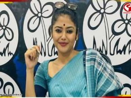 হেলিকপ্টার থেকে রোড শো, মঙ্গলকোটে সায়নী ঝড়!