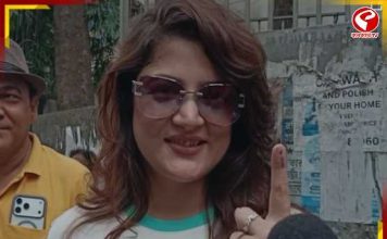 বেহালায় ভোট দিলেন শ্রাবন্তী