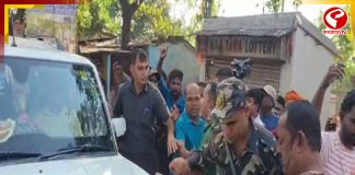 ভোটের মুখে তীব্র উত্তেজনা, বিক্ষোভের মুখে দিলীপ ঘোষ