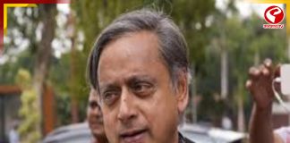 প্রচারে দুষ্কৃতী হামলার শিকার শশীর থারুর, কনভয়ে হামলা, জানলা কাচে লাগাতার ধাক্কা