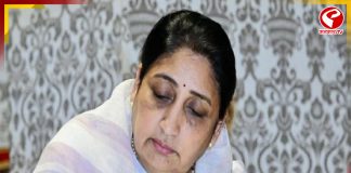 বারামতী উপনির্বাচনে বিনা প্রতিদ্বন্দ্বিতায় জয়ী হবেন সুনেত্রা পাওয়ার, প্রার্থী প্রত্যাহার করল কংগ্রেস