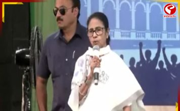 ‘এসআইআর একটি বড় দুর্নীতি’, নির্বাচন কমিশনকে আক্রমণ মমতার