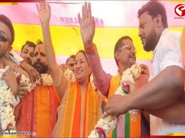 রানীগঞ্জে রেখা গুপ্তা, ফাঁকা ময়দানেই বক্তব্য রাখলেন দিল্লির মুখ্যমন্ত্রী