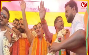 রানীগঞ্জে রেখা গুপ্তা, ফাঁকা ময়দানেই বক্তব্য রাখলেন দিল্লির মুখ্যমন্ত্রী