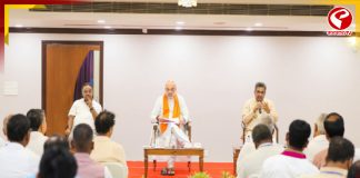 জরুরি বৈঠকে অমিত শাহ, সঙ্গে রয়েছেন সুনীল বনশল ও শমীক ভট্টাচার্য