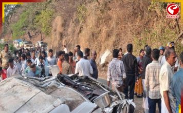 বেড়াতে বেরিয়ে আর ফেরা হল না, গাড়ি খাদে, মৃত্যু ৯ পর্যটকের