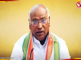 মোদিকে ‘সন্ত্রাসবাদী’ কটাক্ষে কমিশনের কোপে খাড়গে, ২৪ ঘণ্টার মধ্যে জবাব তলব