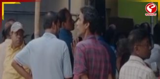 ব্রহ্মময়ী স্কুলে দীর্ঘক্ষণ লাইন নিয়ে অশান্তি ভোটারদের, সমস্যার সমাধান করলেন তৃণমূল প্রার্থী তৃণাঙ্কুর ভট্টাচার্য