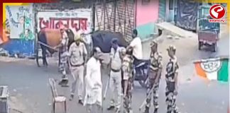 লাঠি উঁচিয়ে কাউন্সিলরকে তাড়া করল বাহিনী