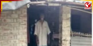 দ্বিতীয় দফায় পোশাক বিভ্রাট! ভোটারকে প্যান্ট পরে আসতে বলল কেন্দ্রীয় বাহিনী