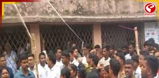 ক্যানিংয়ে বুথে ঢুকে তৃণমূলের বুথ এজেন্টকে বিবস্ত্র করে মারধর কেন্দ্রীয় বাহিনীর, চাঞ্চল্য