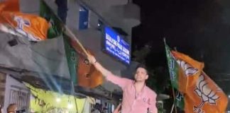 একবালপুর থানার সামনে তৃণমূল-বিজেপি সংঘর্ষ!