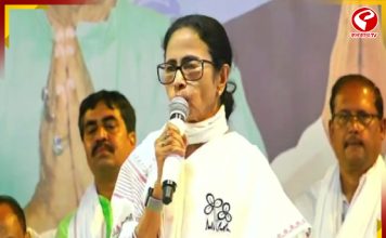 ‘কেন এত ভয় পাচ্ছেন?’, মোদিকে প্রশ্ন মমতা’র