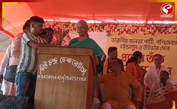 তাঁতশিল্পের পরিস্থিতি নিয়ে তৃণমূলের বিরুদ্ধে সূর চড়ালেন নির্মলা সীতারামন