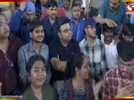 ভিআইপি বক্স ছেড়ে সাধারণ দর্শকের মাঝে, ভাইরাল শাহ-সৌরভের ছবি