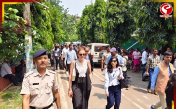 গণতন্ত্রের উৎসবে সামিল হতে বিদেশ থেকে এলেন প্রতিনিধিরা