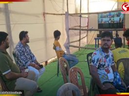 কমিশন-বাহিনীর উপর ভরসা নেই, আসানসোলে স্ট্রং রুমে পাহারা তৃণমূল কর্মীদের