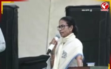 হোম মিনিস্টারের বিরুদ্ধে কেস করুন! এমনটা কেন বললেন মমতা?