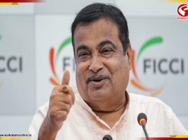 টোল প্লাজায় আর বেশিক্ষণ অপেক্ষা নয়, বড় ঘোষণা গড়কড়ি’র