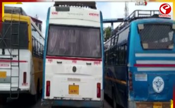 ভোটের আবহে উধাও বাস! ভোগান্তি যাত্রীদের