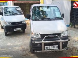 তেহট্টে ইভিএম ভর্তি গাড়ি ঘিরে চাঞ্চল্য, বিক্ষোভ গ্রামবাসীদের