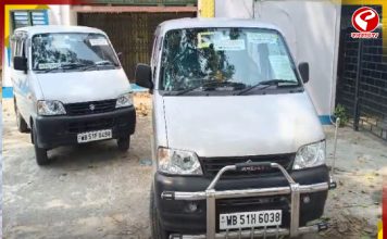 তেহট্টে ইভিএম ভর্তি গাড়ি ঘিরে চাঞ্চল্য, বিক্ষোভ গ্রামবাসীদের