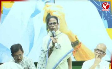 ‘ঘোড়া কেনাবেচার ছক বিজেপির’, অপারেশন পদ্মের আশঙ্কায় ভোটারদের সতর্কবার্তা মমতার