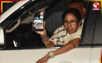 স্ট্রং রুমের বাইরে ‘গুজরাতি যুবক’ আদতে কে? দেখুন বড় খবর