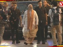 বঙ্গ জয় করেই ‘বাঙালি বাবু’ সাজে ধরা দিলেন মোদি