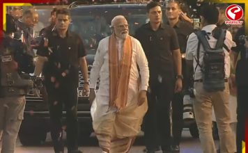 বঙ্গ জয় করেই ‘বাঙালি বাবু’ সাজে ধরা দিলেন মোদি