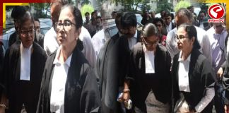 ‘এটা পশ্চিমবঙ্গ, প্লিজ রাজ্যবাসীকে বাঁচান’ বিচারপতির কাছে হাত জোড় করে বললেন মমতা