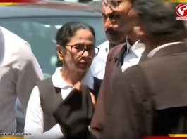 হাইকোর্ট চত্বরে আইনজীবীদের একাংশের বিক্ষোভ, মমতাকে লক্ষ্য করে ‘চোর’ স্লোগান