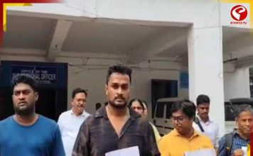 তাসের ঘরের মতো ভাঙছে তৃণমূল, জেলায় জেলায় তৃণমূল কাউন্সিলরদের গণইস্তফা!