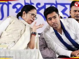 ‘ককরোচ জনতা পার্টি’র পাশে মমতা-অভিষেক!
