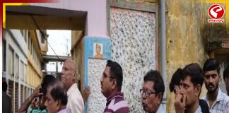 ডায়মন্ড হারবারে ভোট শুরু হতেই ইভিএম বিকল, ভোট না দিয়েই বাড়ির পথে ভোটাররা