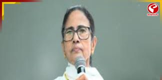আজ পঁচিশে বৈশাখ, কবিগুরুকে শ্রদ্ধা জানিয়ে রাজপথে তৃণমূল নেত্রী মমতা বন্দ্যোপাধ্যায়