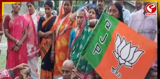 হিঙ্গলগঞ্জে বিজেপি প্রার্থী রেখা পাত্রের জয়ের খুশিতে আনন্দে মাথা মুড়িয়ে পুজো সুন্দরবনে