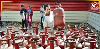 ভোটের মিটতেই গ্যাসের দামে আগুন! একলাফে প্রায় হাজার টাকা বাড়ল বাণিজ্যিক সিলিন্ডার