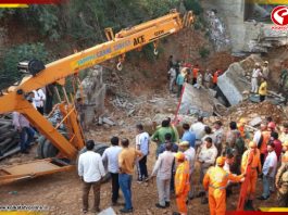 আশঙ্কা সত্যি হল, জম্মুতে ব্রিজ ভাঙার ঘটনায় মর্মান্তিক খবর