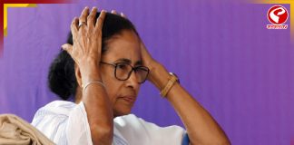 মুখ্যমন্ত্রীর পদ থেকে পদত্যাগ করতে লোকভবন যাচ্ছেন মমতা!