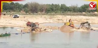 ক্ষমতার পালাবদলের পরই বালি খাদানে প্রশাসনের অভিযান