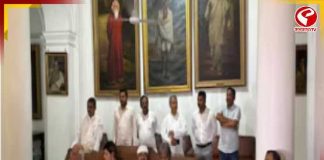 বিরোধী দলের ঘর না পেয়ে বিধানসভাতেই অবস্থান তৃণমূলের