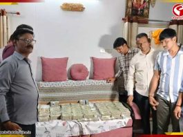 সরকারি অফিসারের ভাঁড়ারে ১০০ কোটি! মোট সম্পত্তির পরিমাণ জানলে চমকে উঠবেন