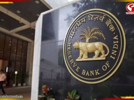 এআই ভুল করলেই বন্ধ! ব্যাঙ্কে AI ব্যবহারে ‘কিল সুইচ’ বাধ্যতামূলক করতে চাইছে আরবিআই
