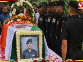 জঙ্গিদমন অভিযানে মর্মান্তিক দুর্ঘটনা, পাহাড় থেকে পড়ে প্রাণ হারালেন সেনা আধিকারিক