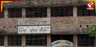 এক মুঠো ভাত বেশি চাওয়ায় মার! শান্তিপুরে মিড-ডে মিল খেতে গিয়ে জখম পঞ্চম শ্রেণির পড়ুয়া