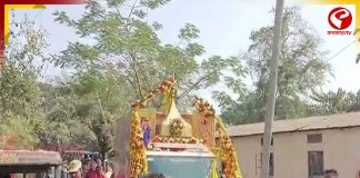 রক্তমাংসের নয়, ‘জামাই’ স্বয়ং রাধারমণ জিউ! শান্তিপুরের বড় গোস্বামী বাড়িতে সাড়ে ৩৫০ বছরের অনন্য জামাই ষষ্ঠী