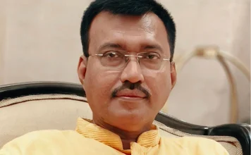 ‘ভুল করেছি, প্রায়শ্চিত্ত করতে হবে’, তারাতলা বিপর্যয়ের পর তৃণমূল ছাড়লেন প্রাক্তন কাউন্সিলর বিশ্বরূপ দে